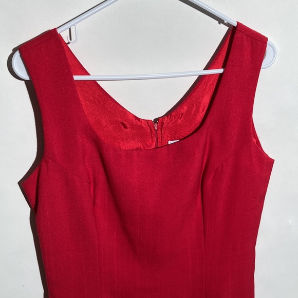 Classic red summer dress - Picture 2 of 3